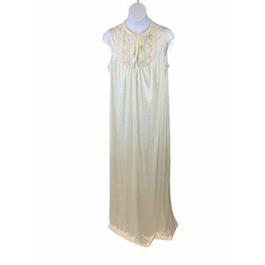 Women's vintage Dreamaway nylon gown size Medium